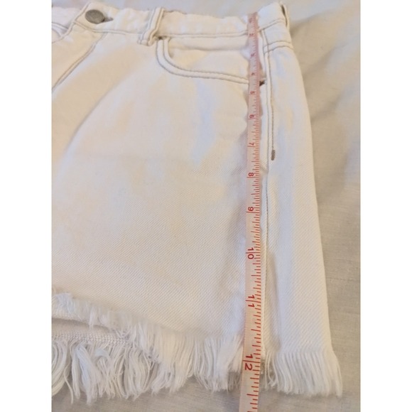 PacSun Women's Ripped High Waisted Festival Denim Shorts White Size 28 or medium - Picture 6 of 8